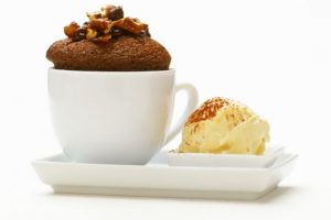 microwaved-cupcakes-with-pecans-and-dates-626844